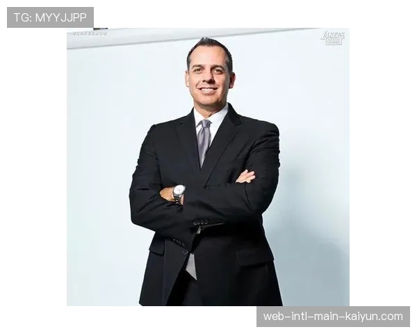 雷霆稳居联盟榜首 霍姆格伦护框能力成防守体系关键